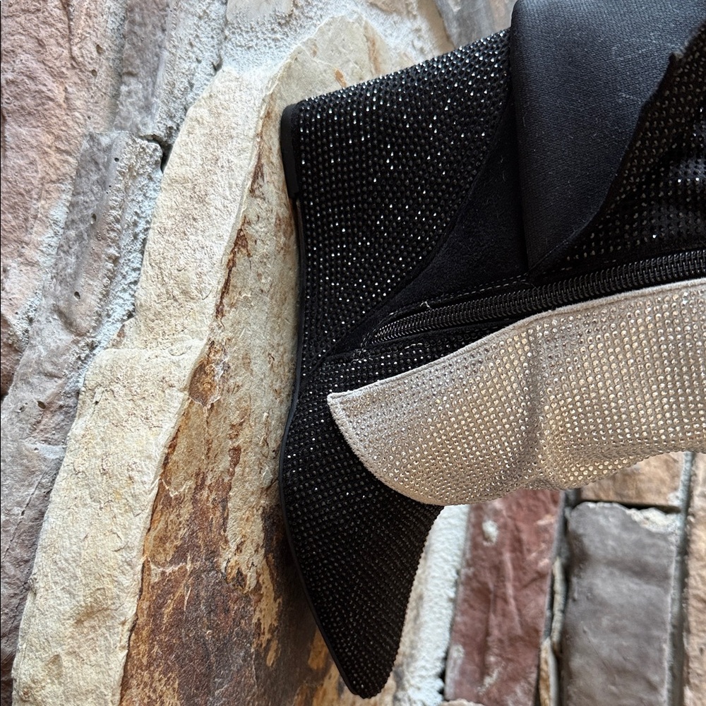 Cape Robbin Black and Gray Heeled Boots - Picture 12 of 15